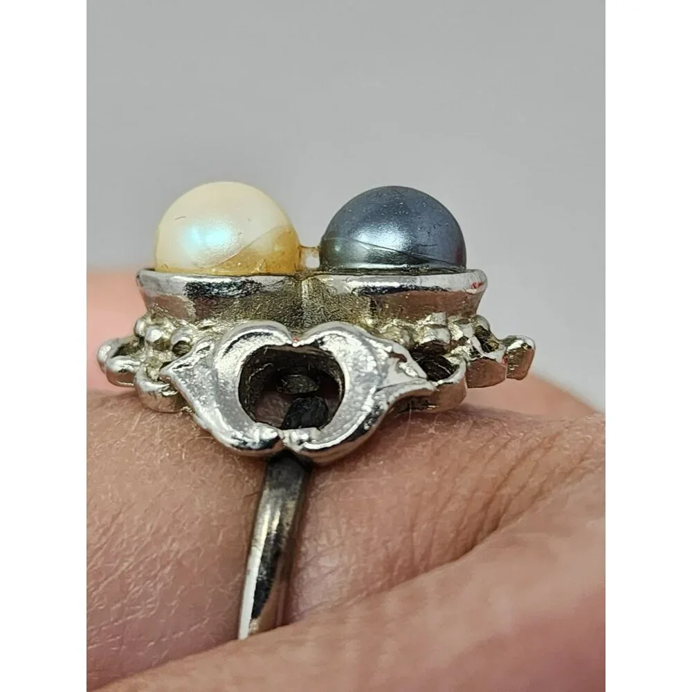 Vintage Silver Metal Adjustable Ring With Black & White Faux Pearls‎